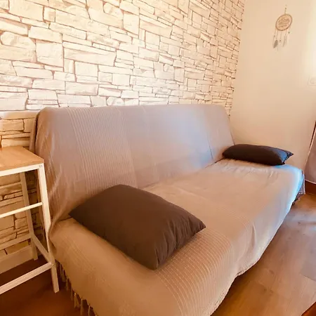 V0865 - Maison De Avec Climatisation Pour 6 Personnes Et Stationnement Privé * Vias