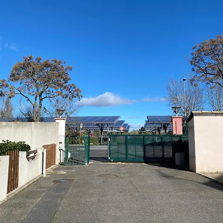 V0865 - Maison De Avec Climatisation Pour 6 Personnes Et Stationnement Prive Vias