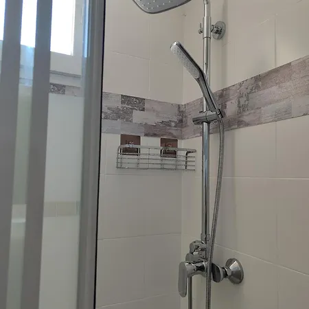 V0865 - Maison De Avec Climatisation Pour 6 Personnes Et Stationnement Privé Casa vacanze