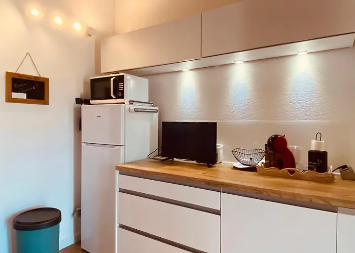 V0865 - Maison De Avec Climatisation Pour 6 Personnes Et Stationnement Prive Dom wakacyjny Vias